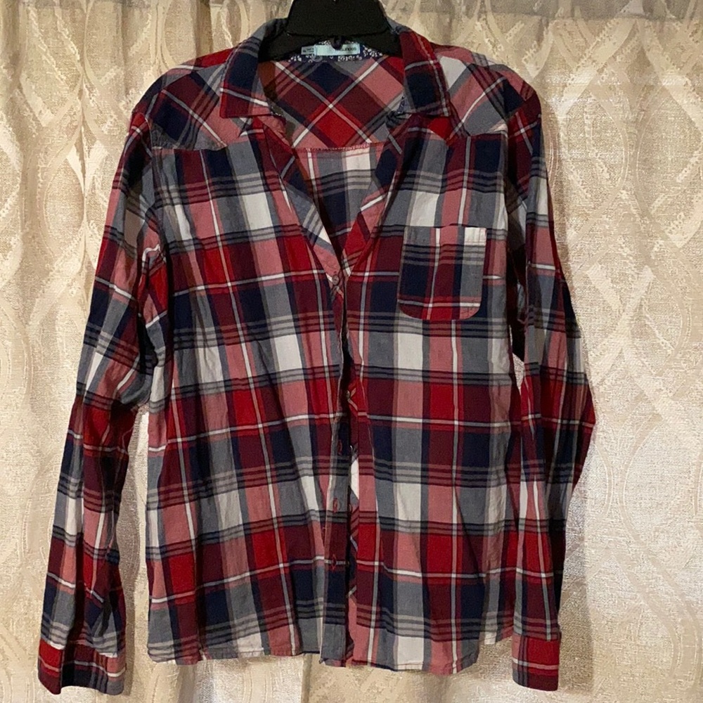 Maurices light weight button up. Red/navy plaid